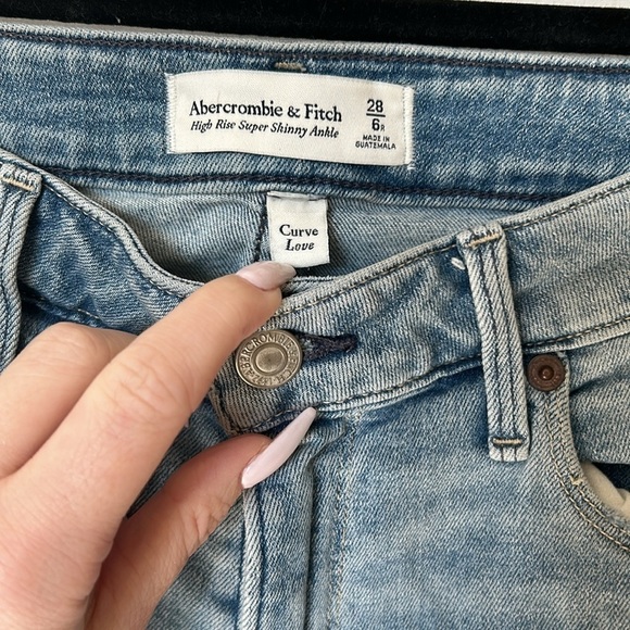 Abercrombie Skinny Jeans - Destroyed - Size 28 - Picture 2 of 6